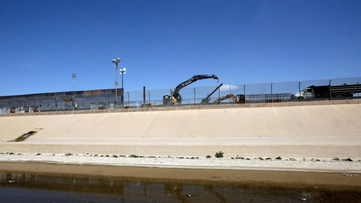 Trump acude a la Corte para reanudar el muro en Texas