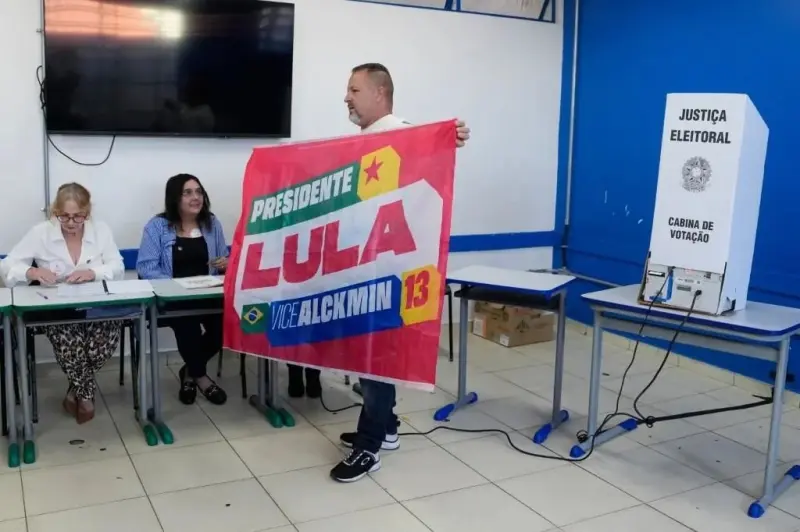Votan brasileños en elecciones seguidas 'de cerca' por Trump