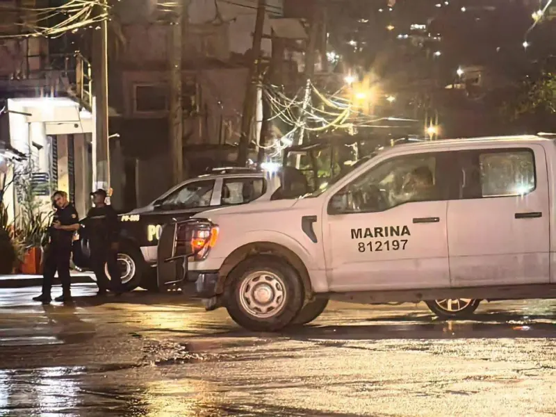 Matan a balazos a comisario del poblado La Poza de Acapulco y a su hijo