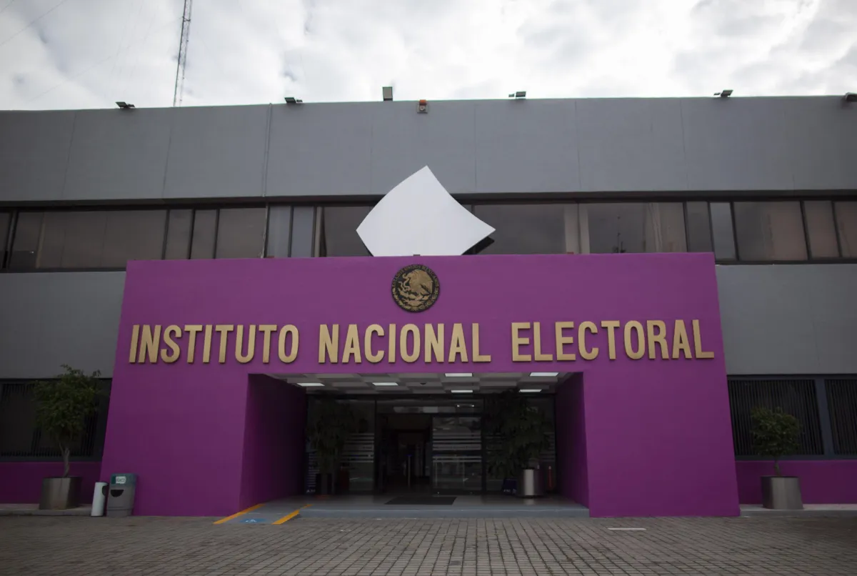 Renuncian al INE tres directivos ligados a Alfredo Hernández Casillas, proveedor del organismo