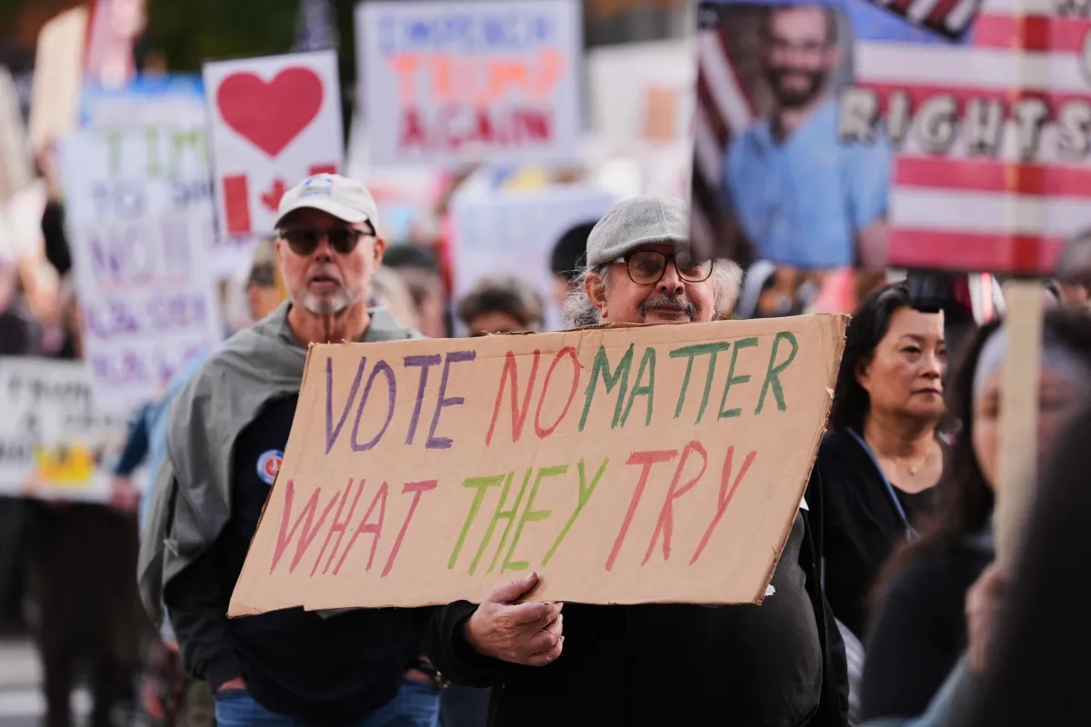 Aumenta la desconfianza entre los votantes demócratas en que Trump y los republicanos acepten los resultados electorales