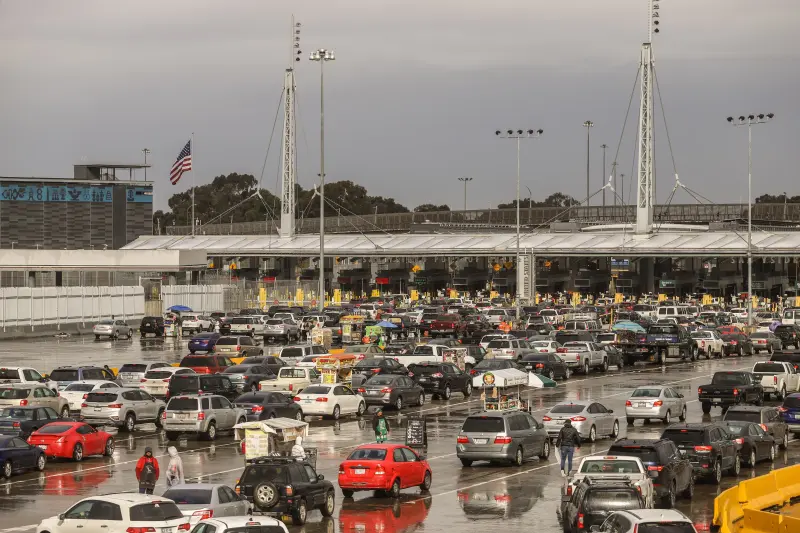 Reducirán 20% los pases de cruce ágil para agilizar cruces fronterizos en Tijuana