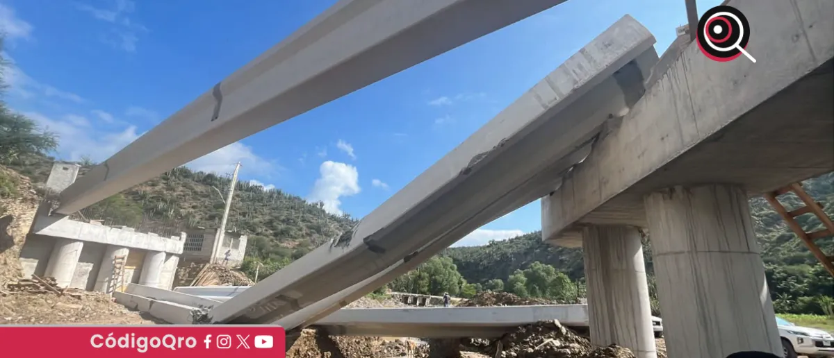 Colapsan estructuras de puente vehicular en Tolimán