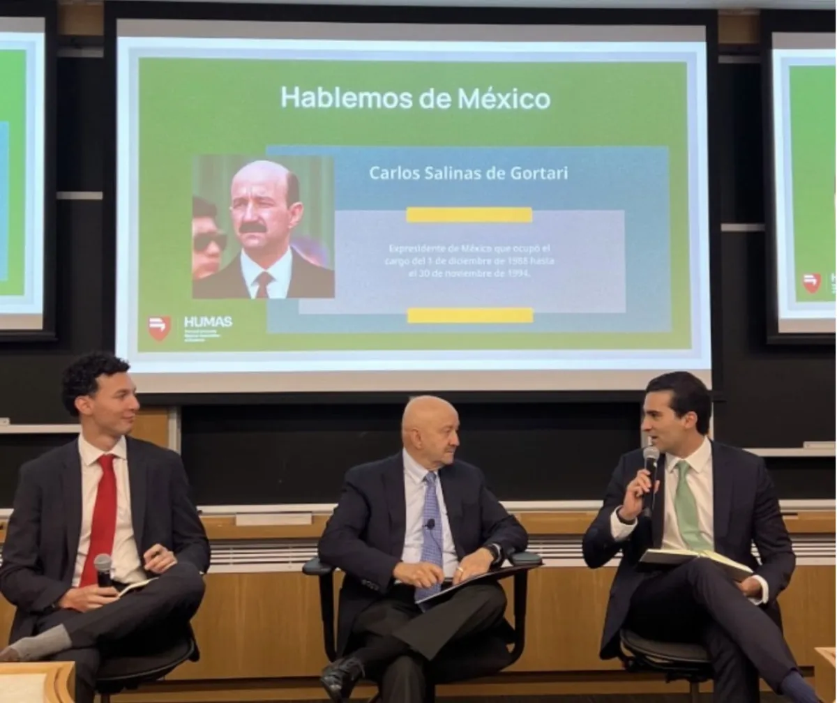 Carlos Salinas de Gortari reaparece en Harvard para hablar sobre México