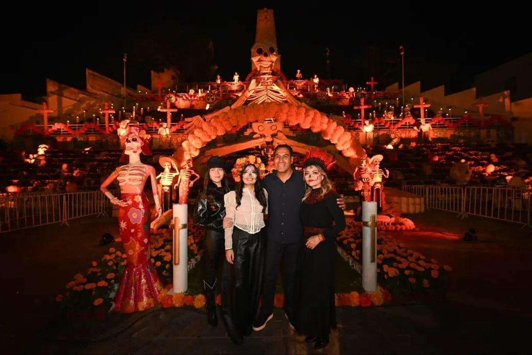 Eduardo Ramírez inaugura el Festival Xibalbalam y celebra las tradiciones del Día de Muertos