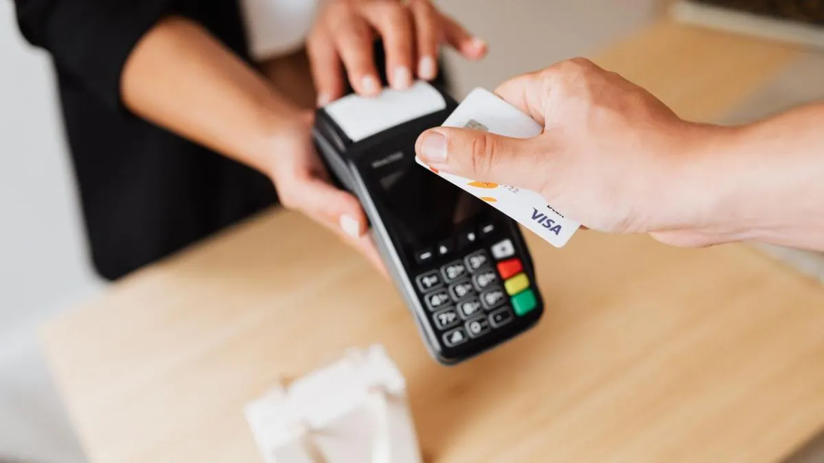 Hack para pagar menos intereses si se te pasó la mano y gastaste de más en tu tarjeta de crédito