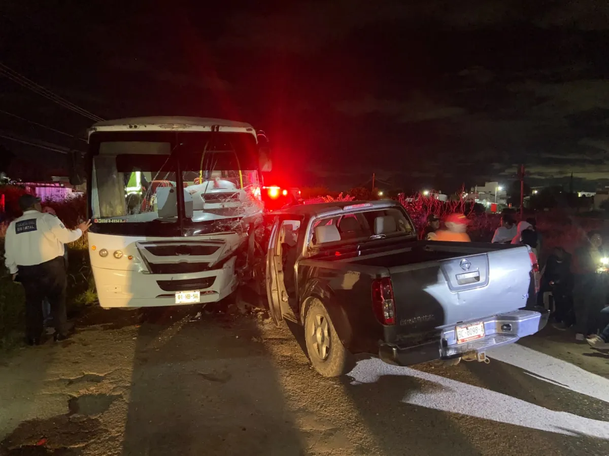Deja un muerto y 17 lesionados choque en Tlacolula