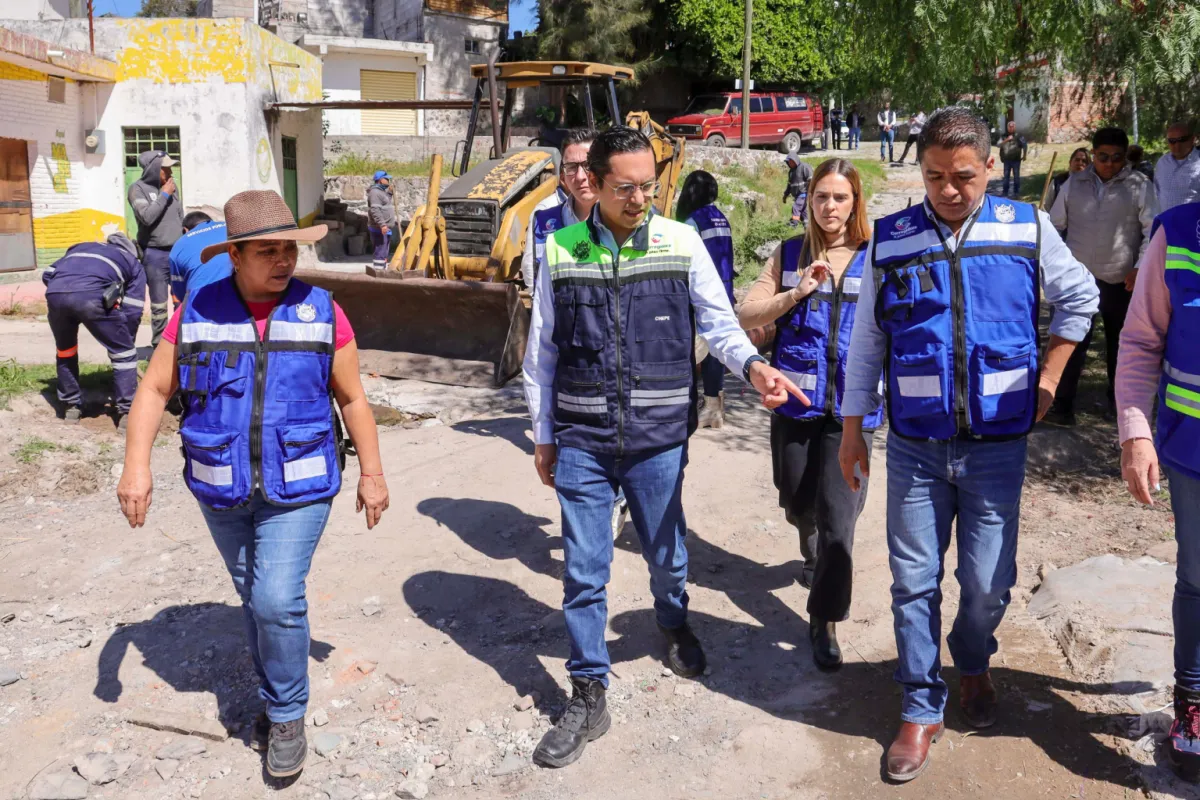 Llevan limpieza y mantenimiento a comunidad de La Cueva