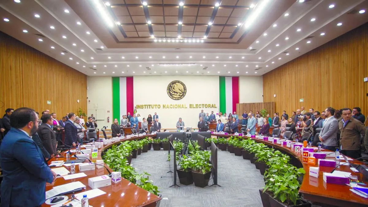 Coparmex y Concanaco exigen fincar responsabilidades en el INE tras renuncia de Guadalupe Taddei