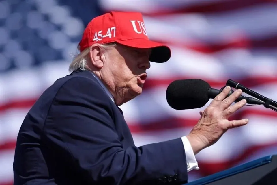 Acusa Trump a Hobbs de vínculos con cárteles en Arizona