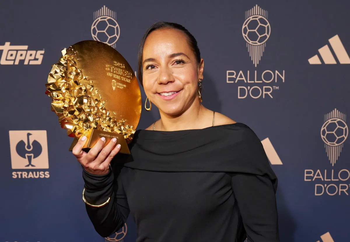 ‘Llegué a la gala sin que nadie me pelara’: Charlyn Corral revela lo que vivió en el Balón de Oro 2026