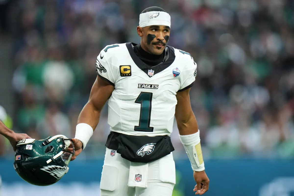 Jalen Hurts queda fuera de la temporada 2026 de la NFL por una embolia pulmonar