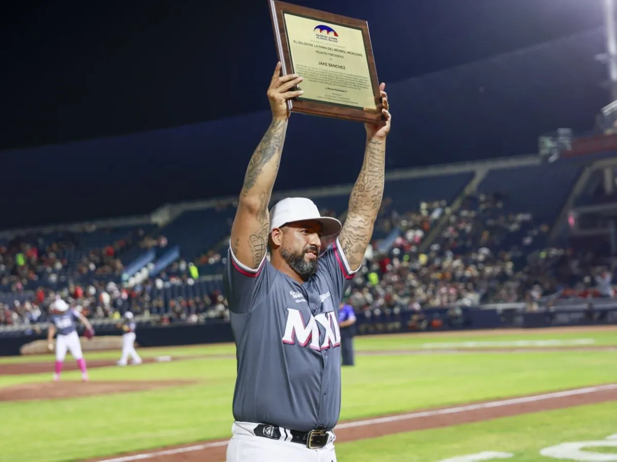 Jake Sánchez recibe reconocimiento por récord de 135 salvamentos en la LMP