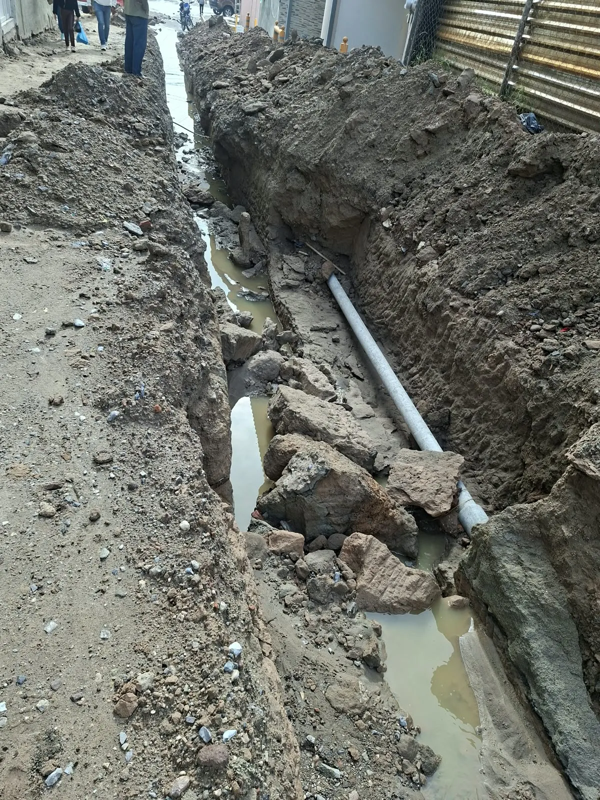 Afecta obra inconclusa a 4 mil habitantes de 3 barrios de Ixmiquilpan