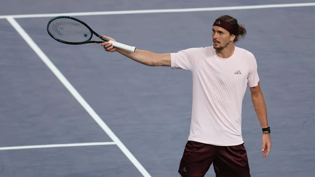 Zverev sufre ante Bublik, resiste el dolor y avanza a cuartos en Shanghái
