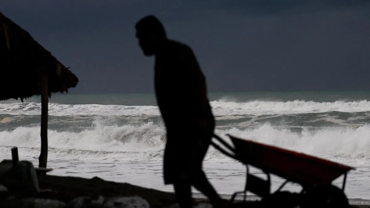 Huracán Trudy, tormenta Simón y frente frío 2 amenazan con lluvias torrenciales en México