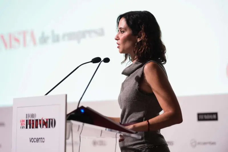 Ayuso acusa a Sánchez de preparar una “revolución” en Sol: “se nos ha colado un dictador”