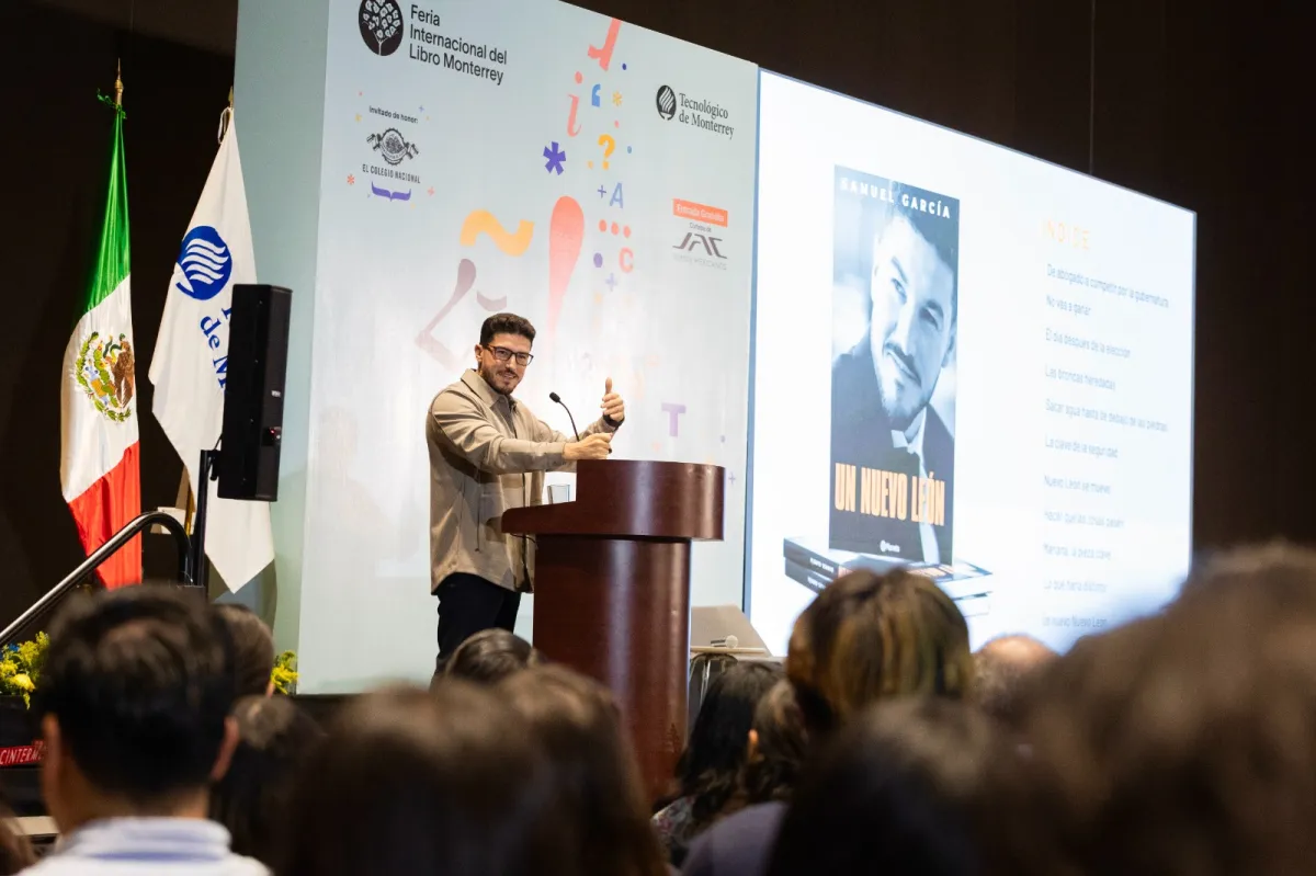 Presenta Samuel García libro sobre sus 5 años de gestión en la FIL Monterrey