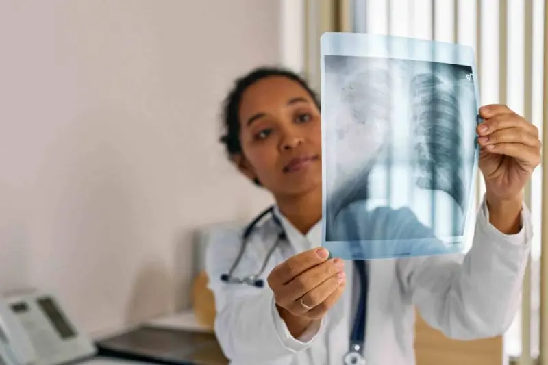 Investiga Salud de NYC 2 casos de legionelosis en Queens