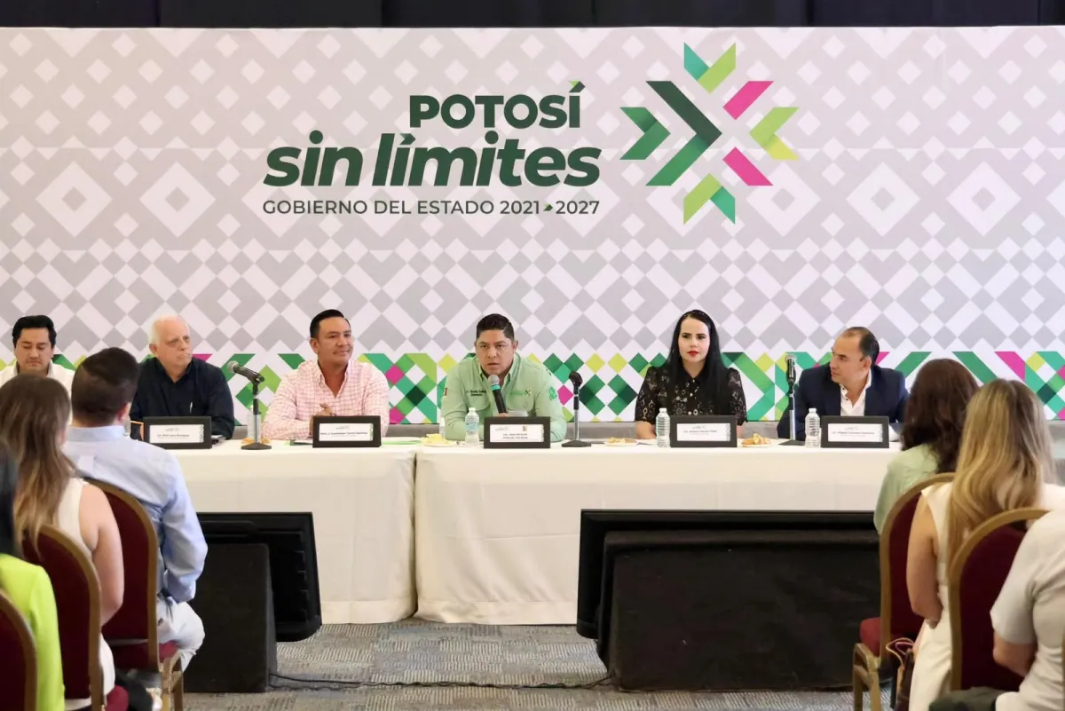 Pide Ricardo Gallardo a su gabinete responder cuestionamientos del Congreso