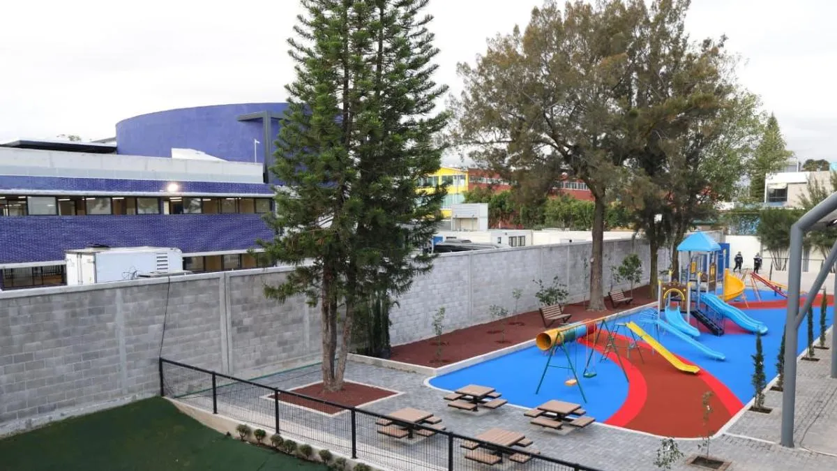 Clara Brugada inaugura complejo educativo en Santa María Aztahuacán tras 9 años de resistencia y trabajo comunitario