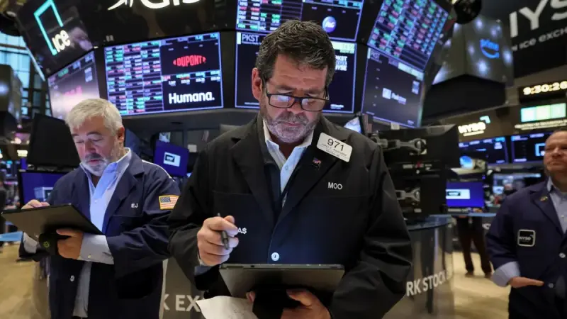 Wall Street sube ante reducción de las apuestas por alza de tasas de la Fed