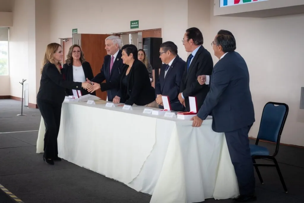 Analizan retos éticos de la medicina en simposio organizado en Querétaro