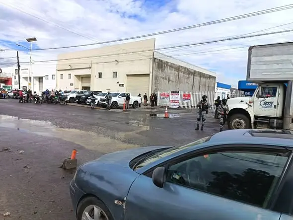 FGR interviene bodega en SLP en operativo contra robo de autotransporte