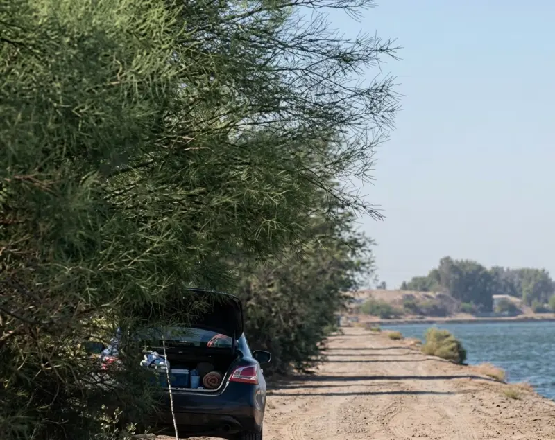 Buscan a joven que cayó a una presa mientras pescaba en el Valle de Mexicali