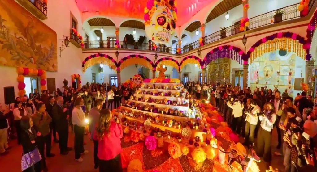 Inauguran Altar de Muertos “Dulces Recuerdos” en Palacio de Gobierno