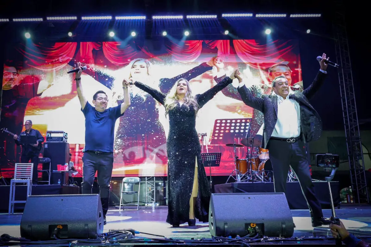 Cierra Quimera con romanticismo de Aranza y Carlos Cuevas