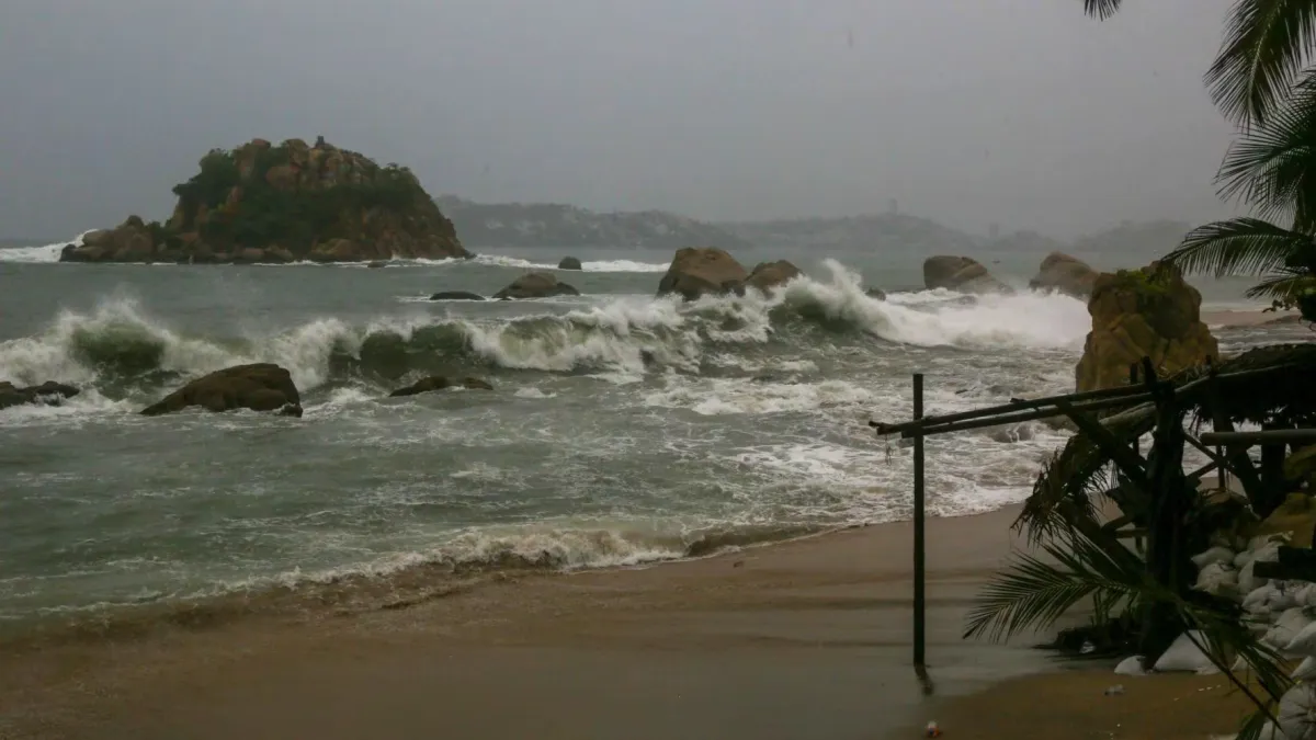 3x1 en tormentas y huracanes en México: ¿Cuál es el fenómeno más fuerte y dónde pegará cada uno?