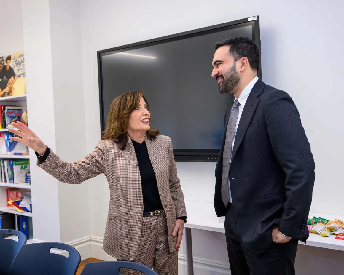 Unen fuerzas Hochul y Mamdani de cara a la recta final de las elecciones