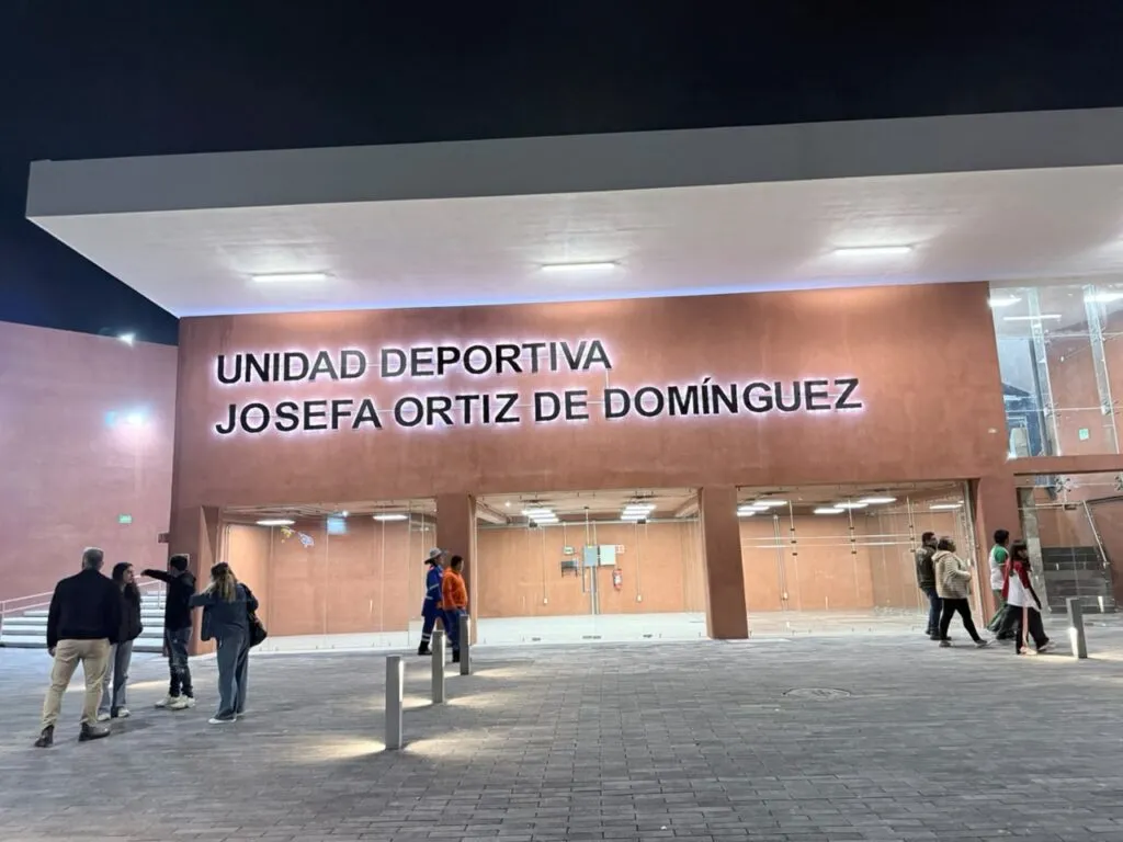 Así luce la renovación del campo de béisbol de la Unidad Deportiva Josefa Ortiz de Domínguez