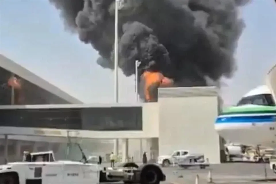 Reanuda Arabia Saudí vuelos pese a ataques de hutíes