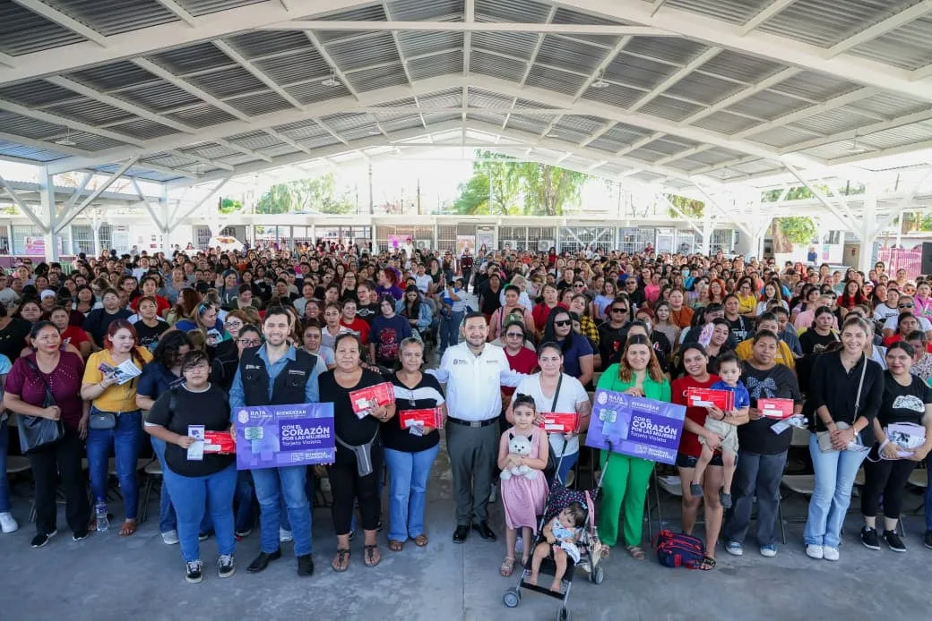 Entregan mil 100 Tarjetas Violeta en Mexicali; apoyo es de 2 mil 600 pesos
