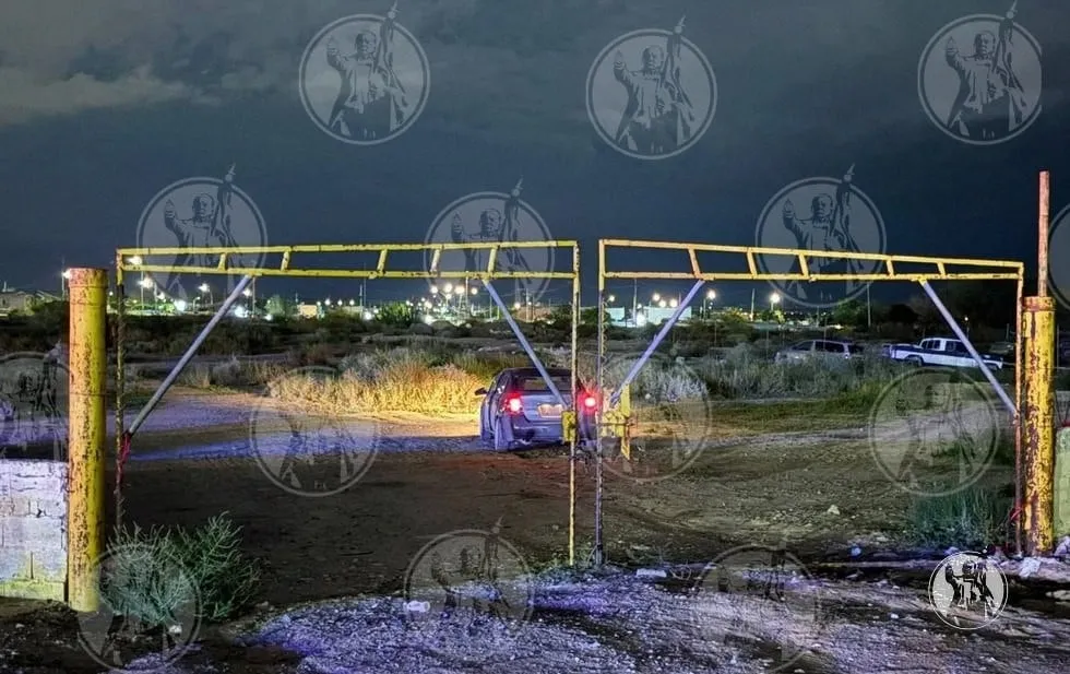 Huía de la Policía… llevaba un cadáver en la cajuela