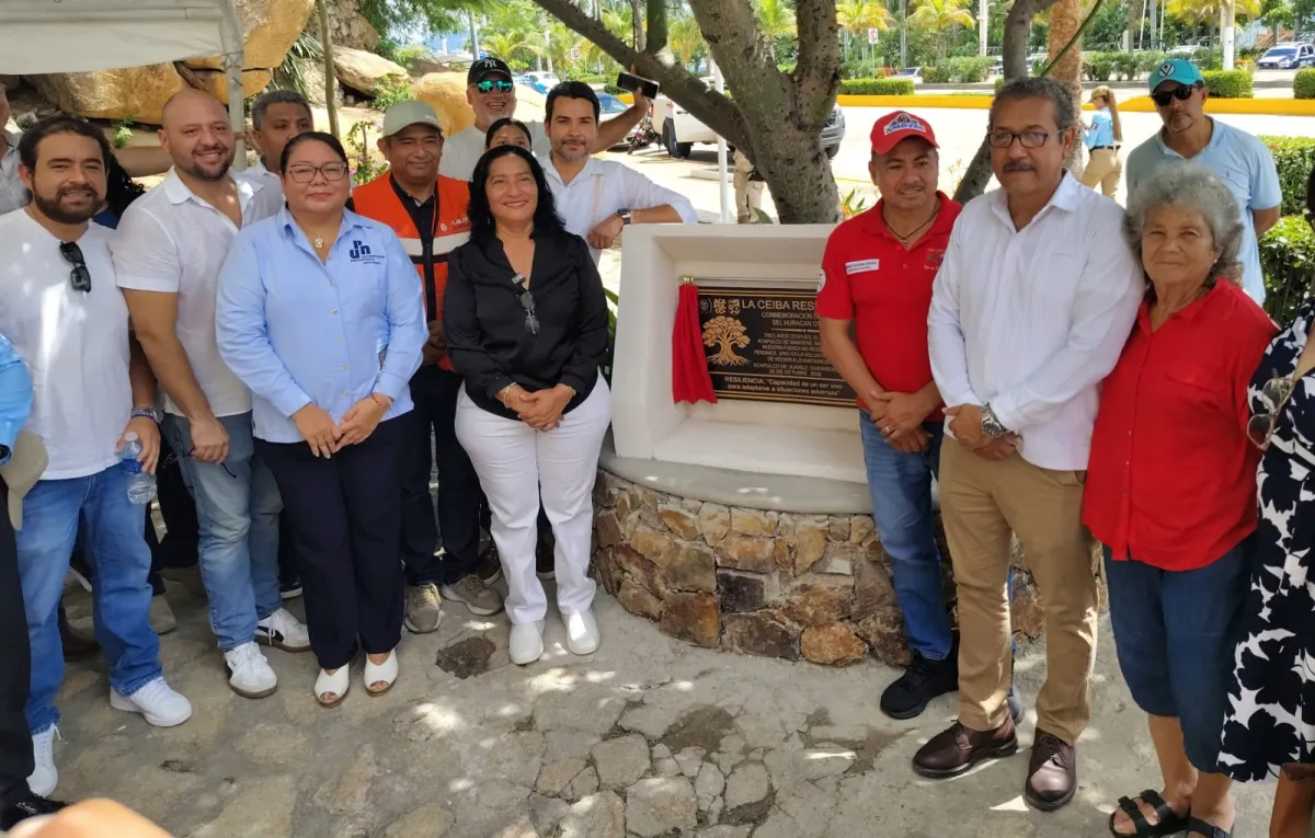Develan la placa Ceiba Resiliente en Acapulco a 3 años del huracán Otis