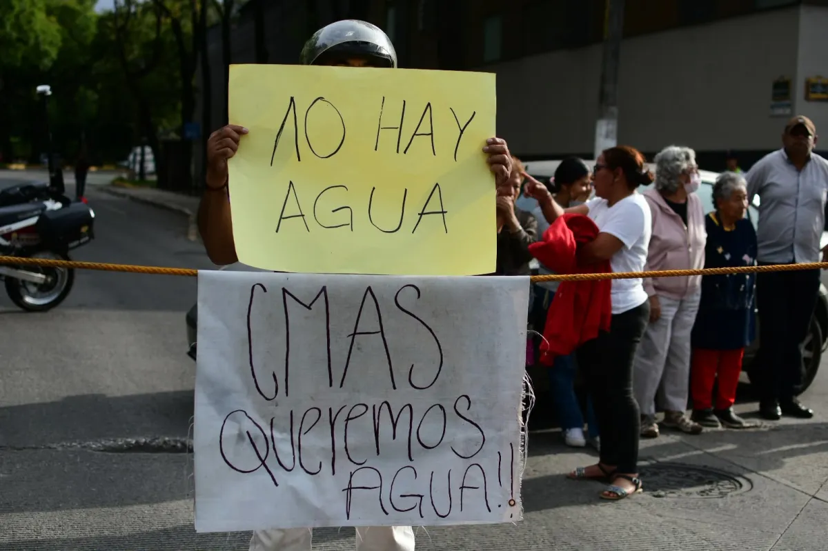 Protestan por falta de agua en Xalapa