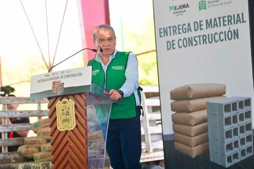Apoyan a familias de Torreón con materiales para mejorar sus viviendas: avanza 70% programa