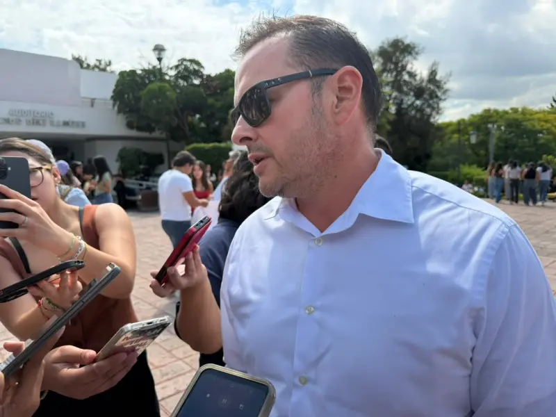 Analiza Bachilleres UAQ instalar arcos detectores de metales en preparatorias