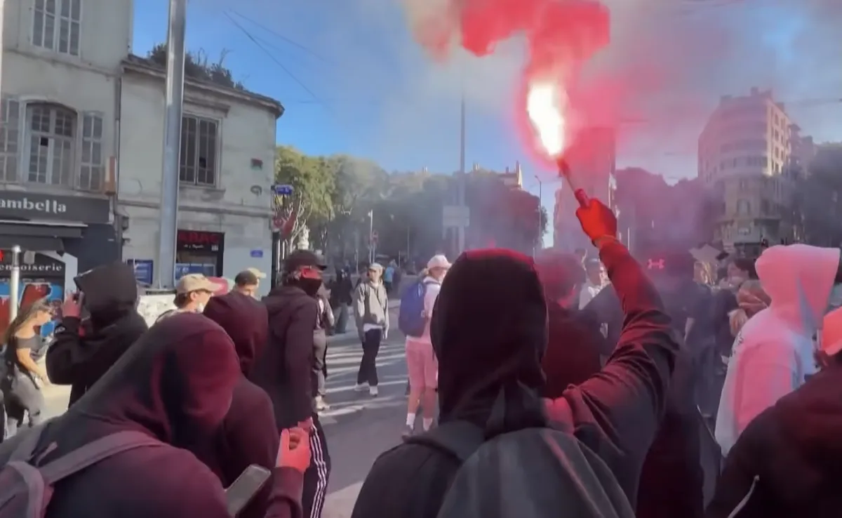 Jornada de protestas en Francia deja al menos mil 800 detenidos