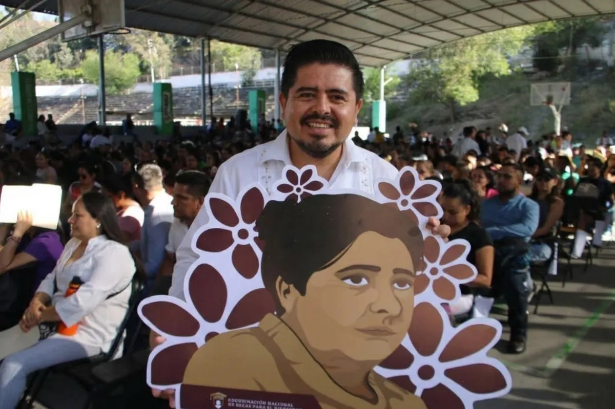 Inicia registro de Beca Rita Cetina en Michoacán