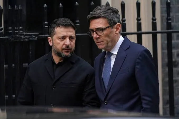 Desafiando a Trump, Zelensky afirma que Ucrania reanudará los ataques contra las refinerías rusas