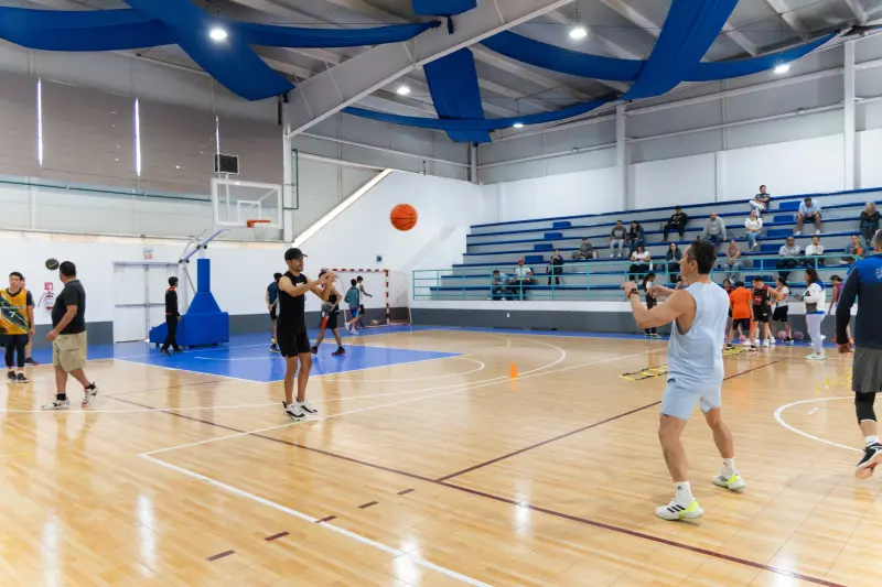 Acoge UAQ la Clase Nacional de Baloncesto “¡Ponte Pila! Bota y Encesta” como sede estatal