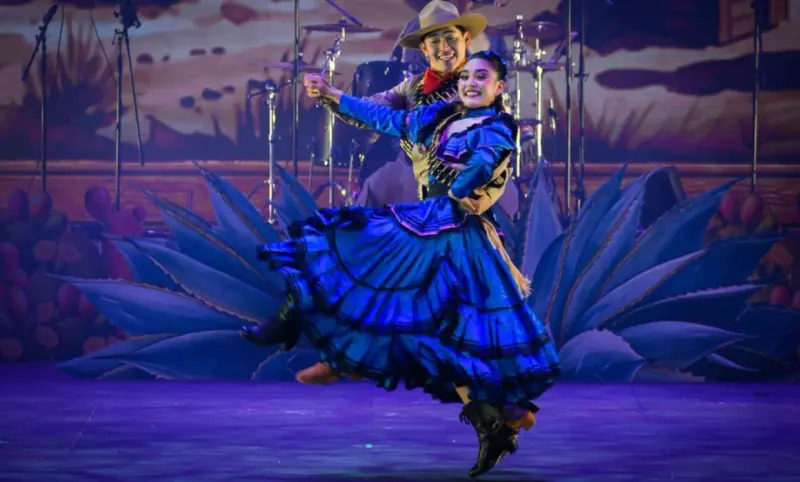 Cervantino reúne a mil 400 artistas guanajuatenses