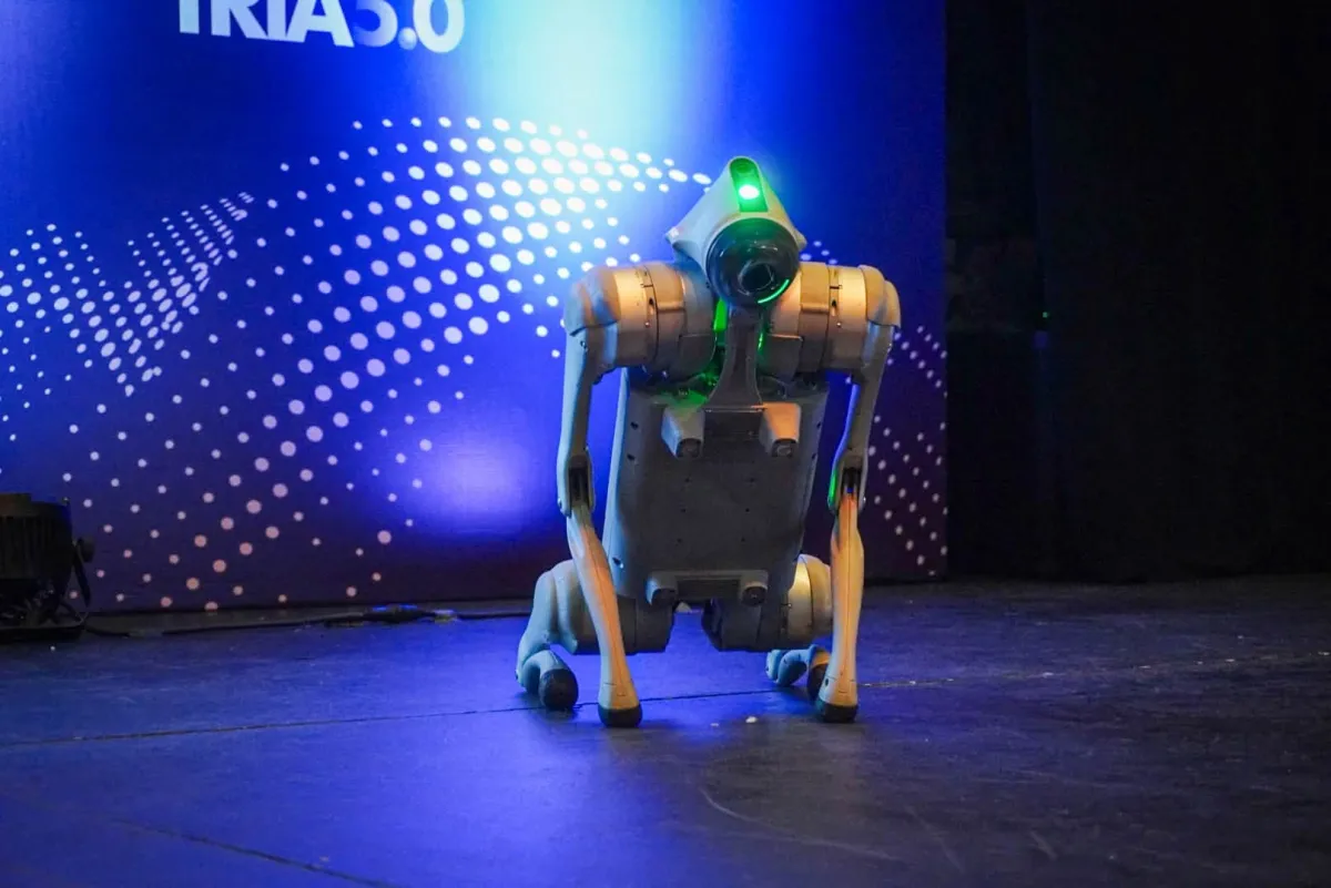 Ofrece gobierno impulsar innovación con empresarios y jóvenes
