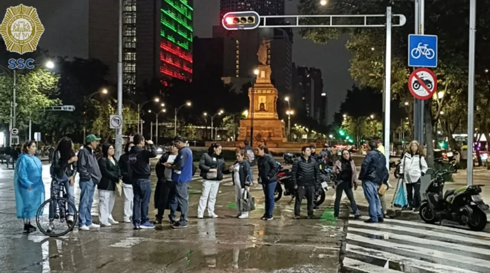 ¡Colapsan Reforma! Trabajadores del IMSS bloquean avenidas y desquician el tráfico en CDMX