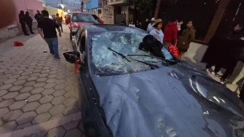 Fiesta patronal termina en batalla campal, intento de linchamiento e incendio