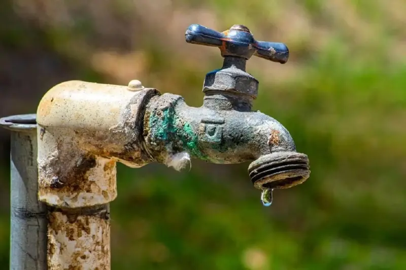 Fallas eléctricas y altas temperaturas afectan suministro de agua en Tijuana